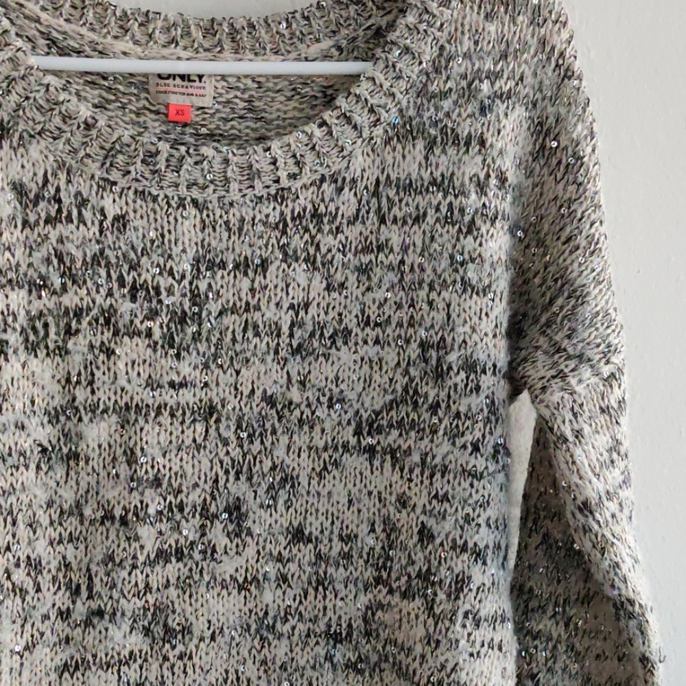 Sweater - Picture 3 of 6